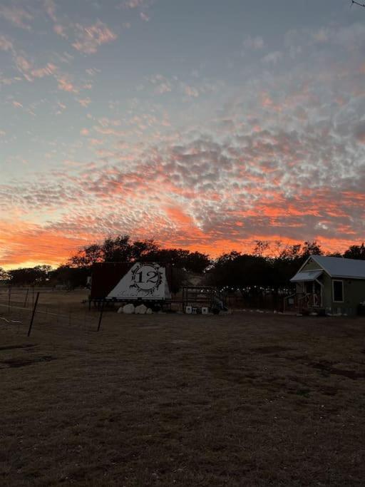 12 Fires Luxury Glamping With Heating #3 Hotel Johnson City Exterior photo